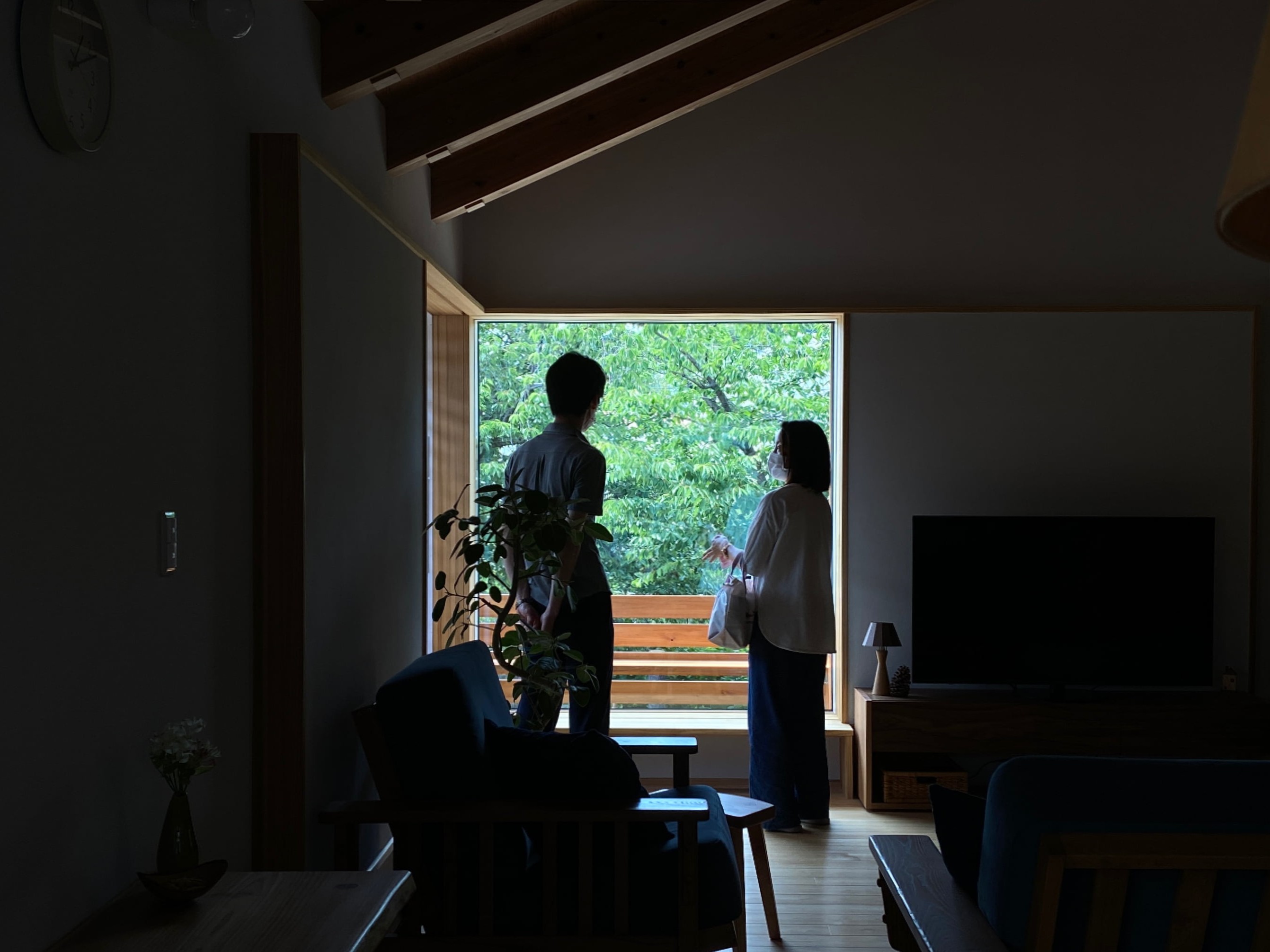 LWをコーナーに２枚採用した豊中の家「桜を望む平屋」