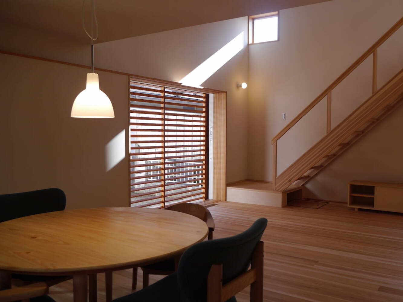 ダイニングテーブル