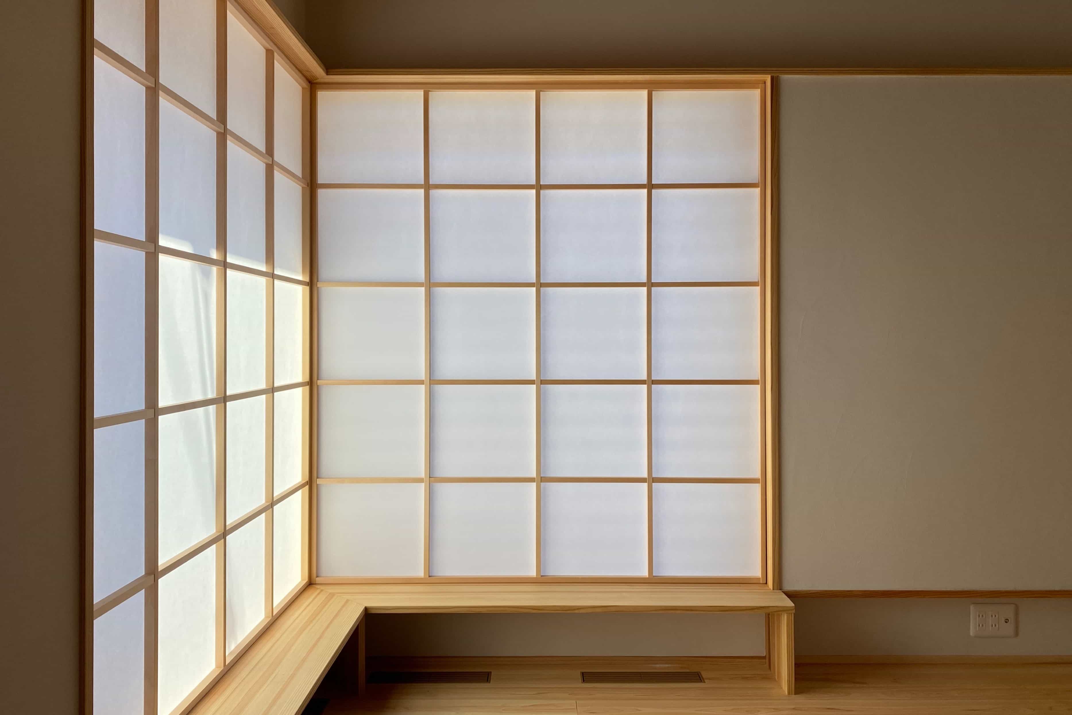 吉村障子がぼんやりとした柔らかな光が室内を照らしてくれる